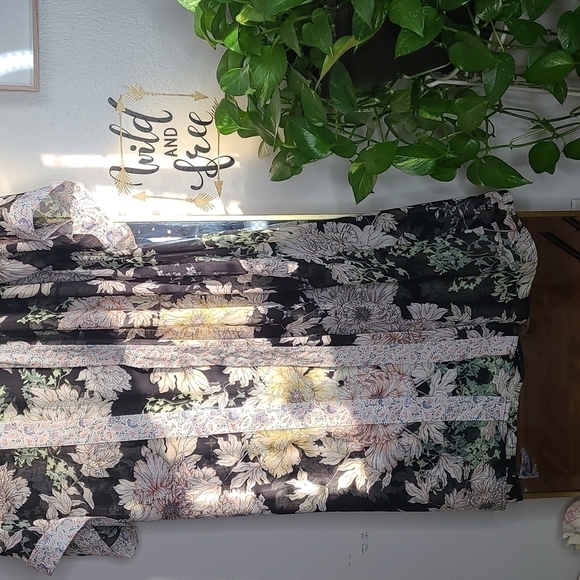 Band of Gipsies Border Print Long Kimono - Picture 13 of 13